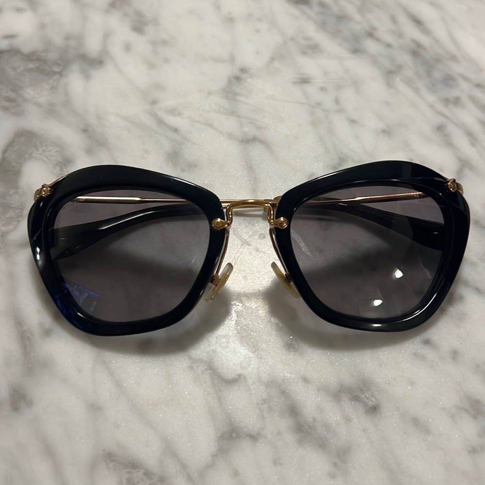 Miu Miu Mu 10ns Sunglasses 1AB1A1 Black